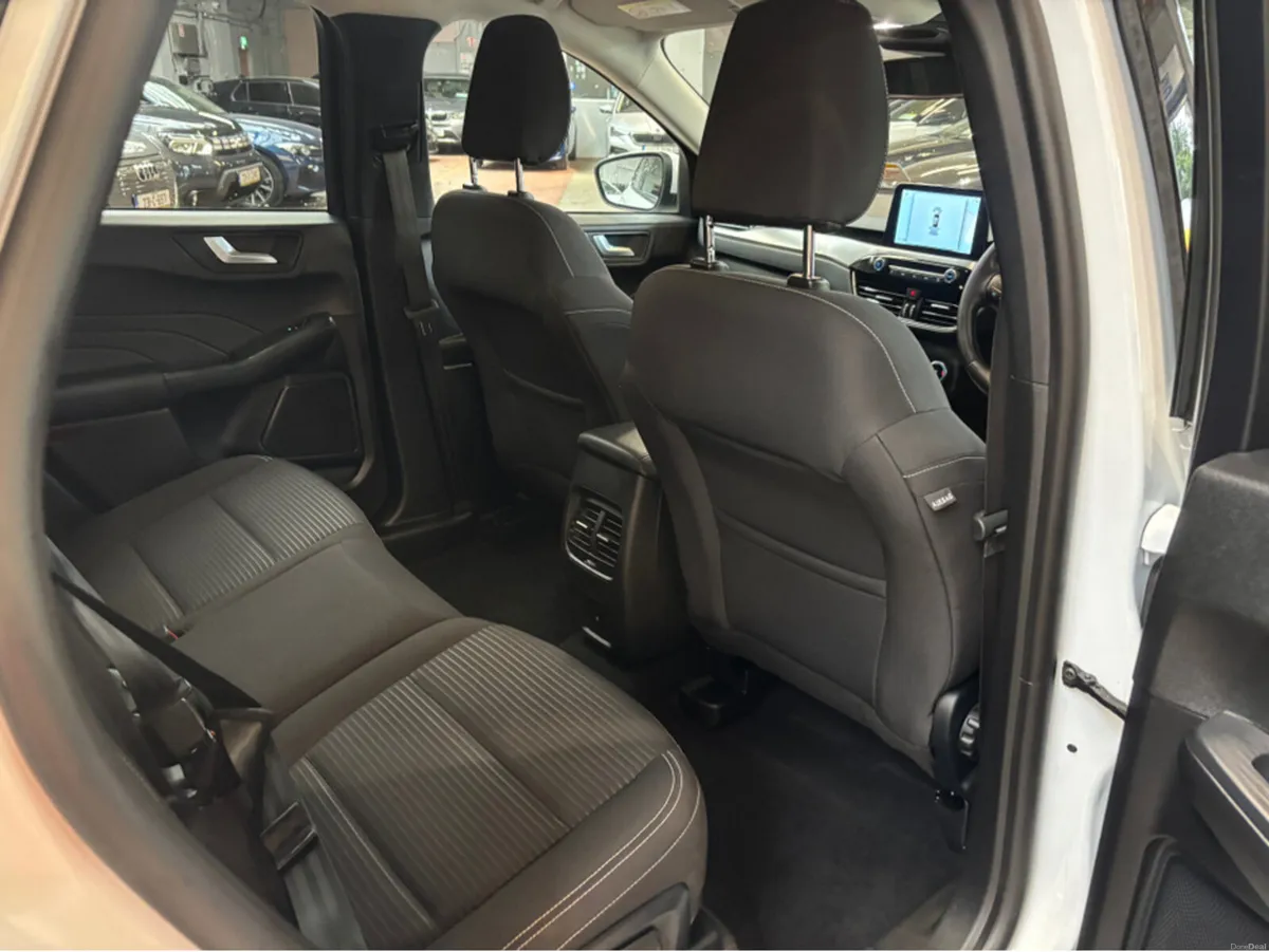Ford Kuga TITANIUM 2.5 PHEV 225 S6.2 CT 4DR - Image 2