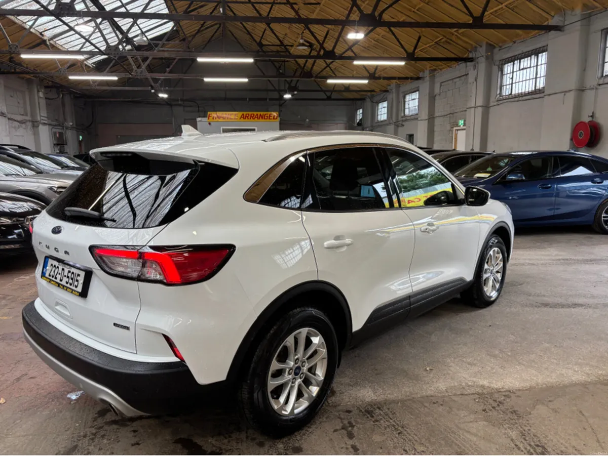 Ford Kuga TITANIUM 2.5 PHEV 225 S6.2 CT 4DR - Image 4
