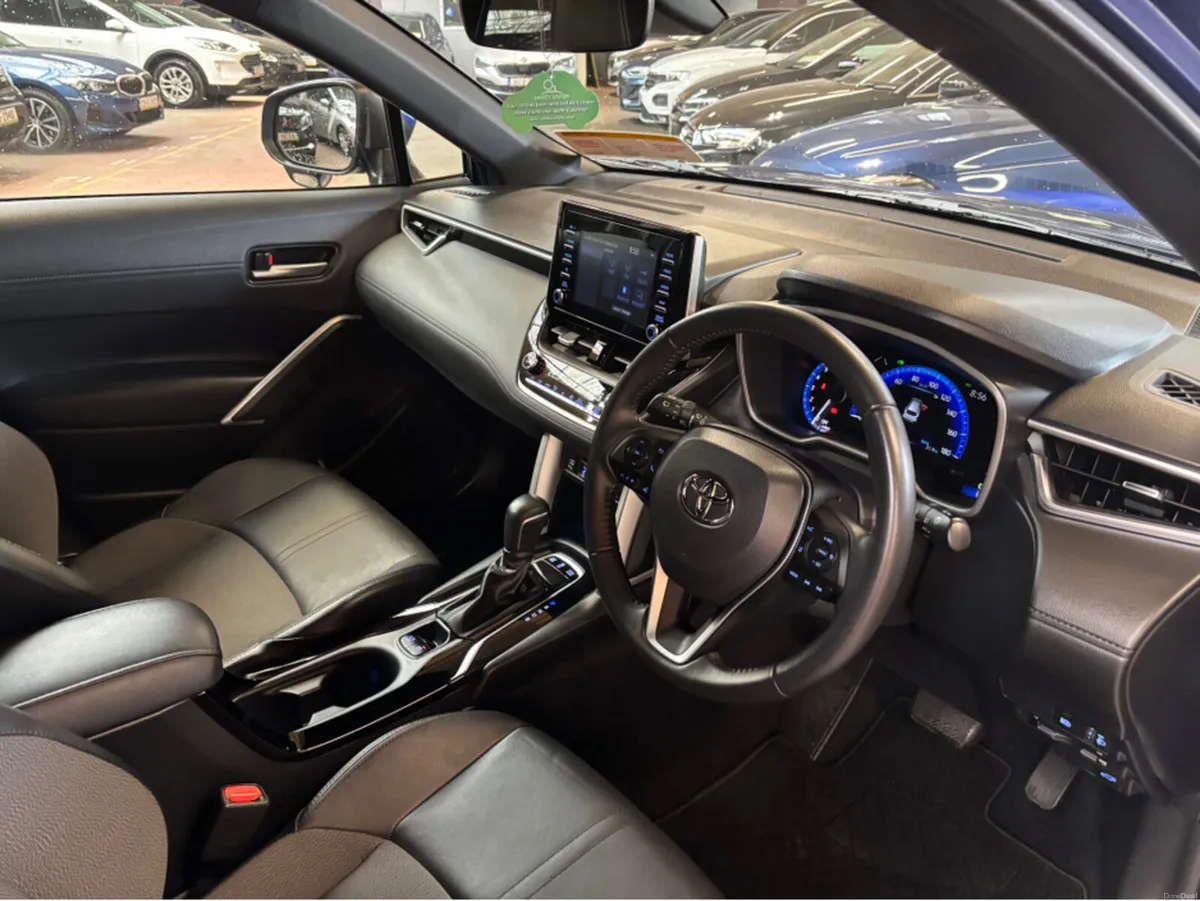Toyota Corolla Cross CROSS 1.8 HEV only 20759 kms - Image 6