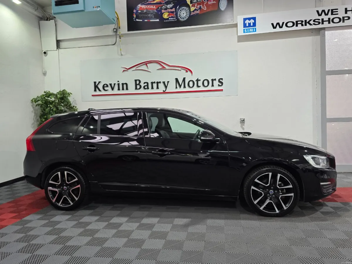 Volvo V60 2.0 D4 DYNAMIC EDITION 190BHP AUTOMATIC - Image 4