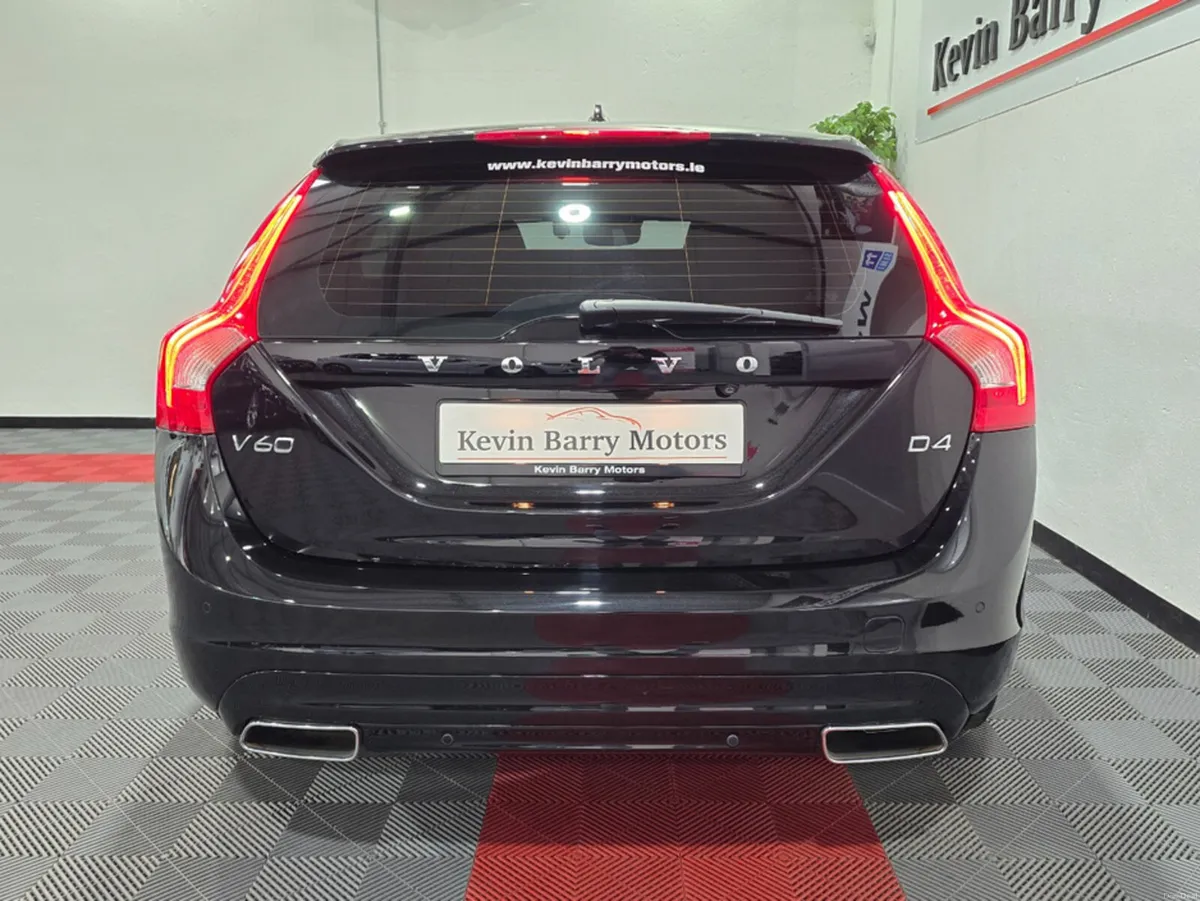 Volvo V60 2.0 D4 DYNAMIC EDITION 190BHP AUTOMATIC - Image 3