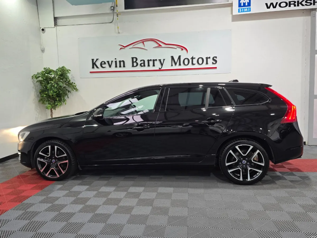 Volvo V60 2.0 D4 DYNAMIC EDITION 190BHP AUTOMATIC - Image 5