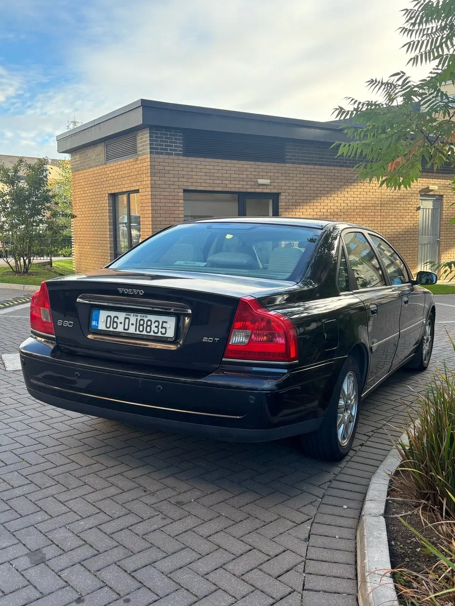 2006 Volvo S80 2.0T - Image 3
