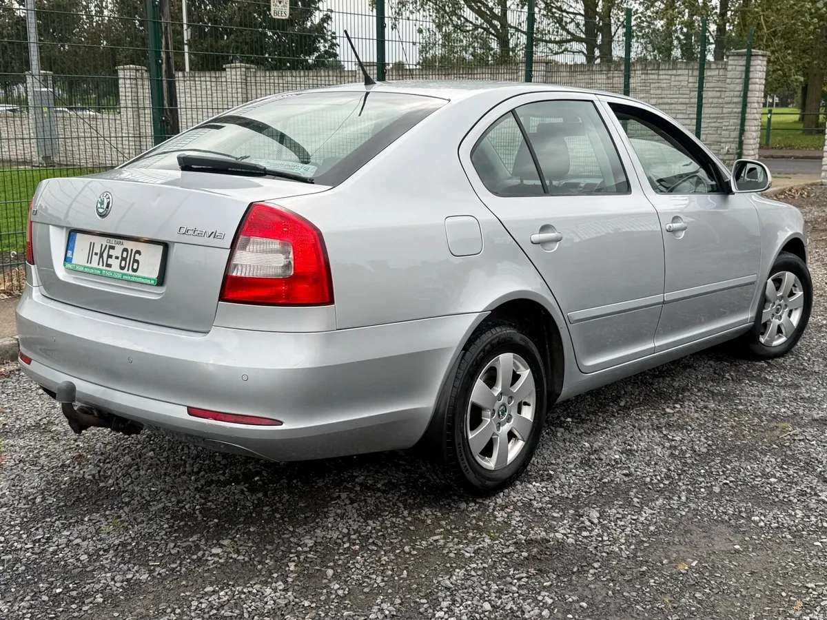 11 Octavia Elegance 2.0 TDi 140hp 6 speed - Image 4