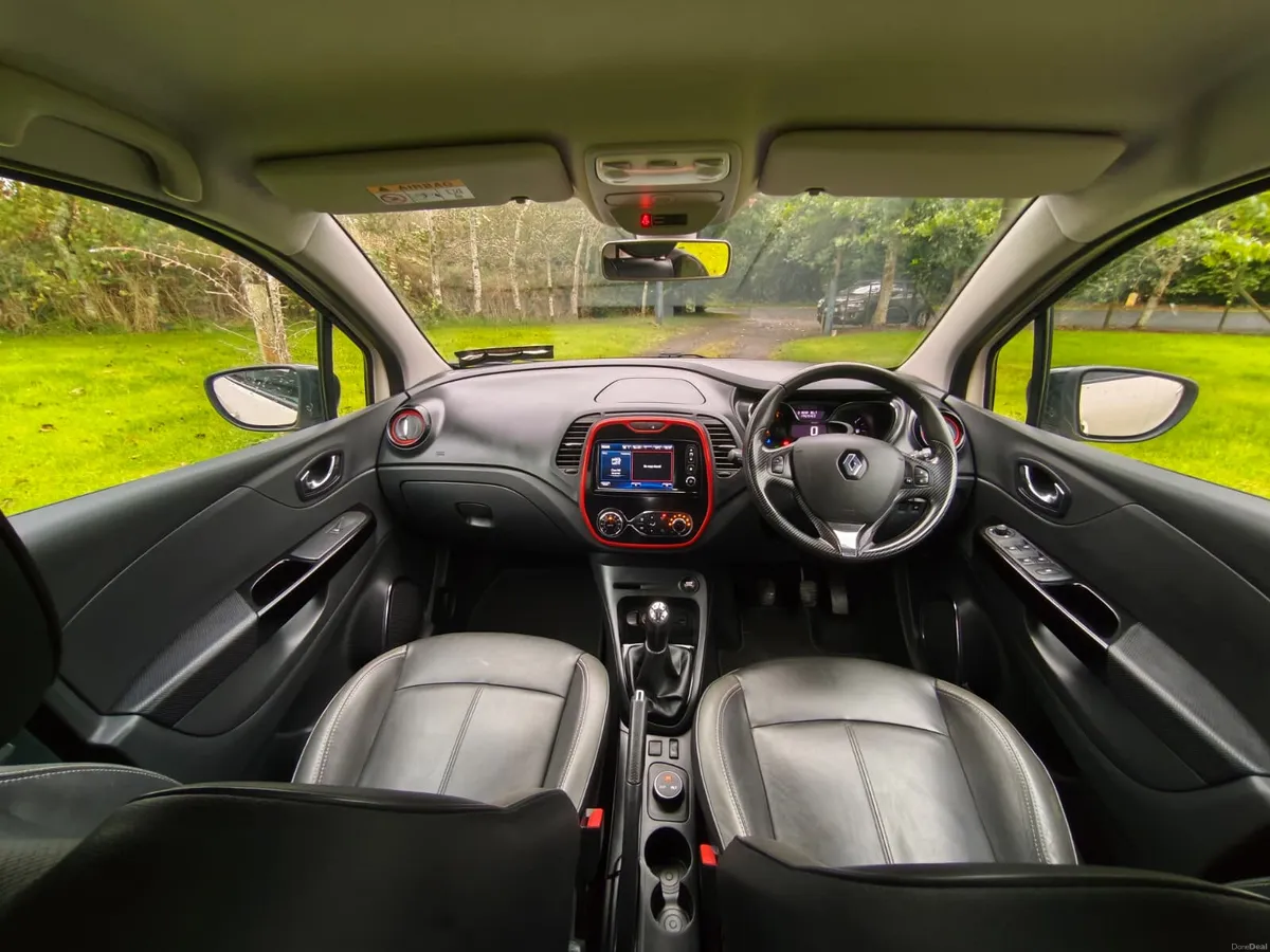 Renault Captur SIGNATURE - Image 3