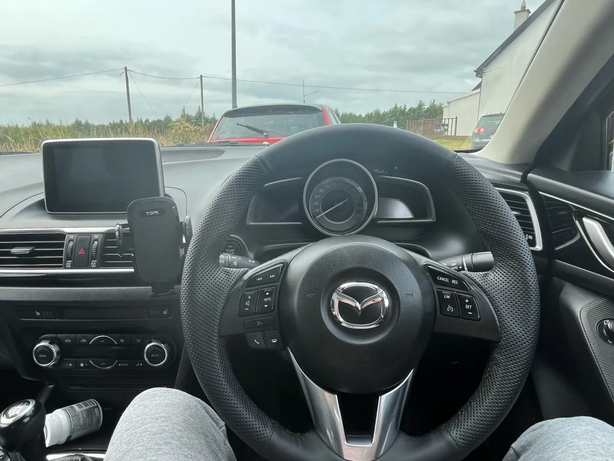 2014 Mazda 3 Sedan 2.2 Diesel - Image 2