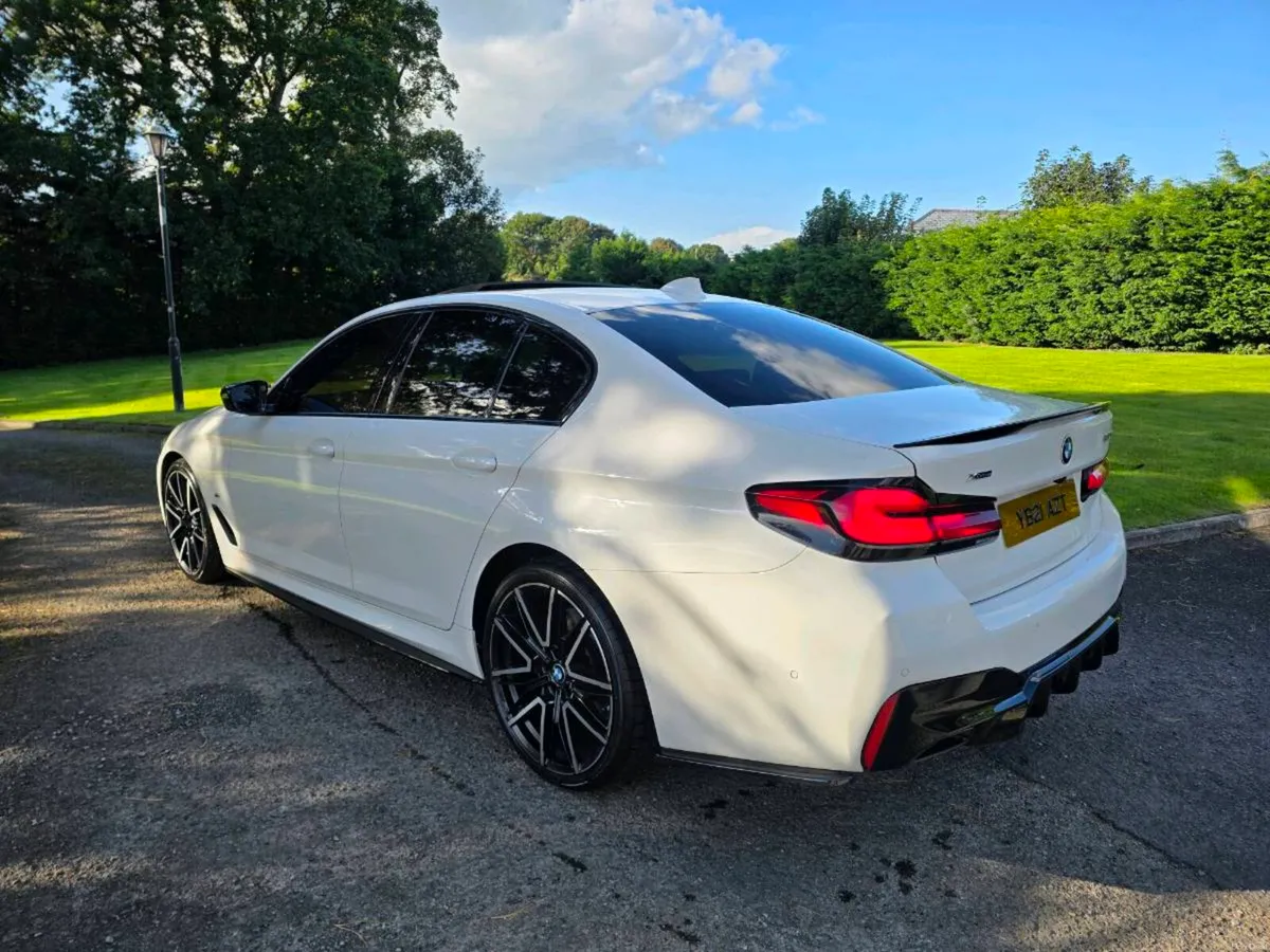 2021 BMW 530D M Sport MHT xDrive ( Sunroof Model) - Image 2