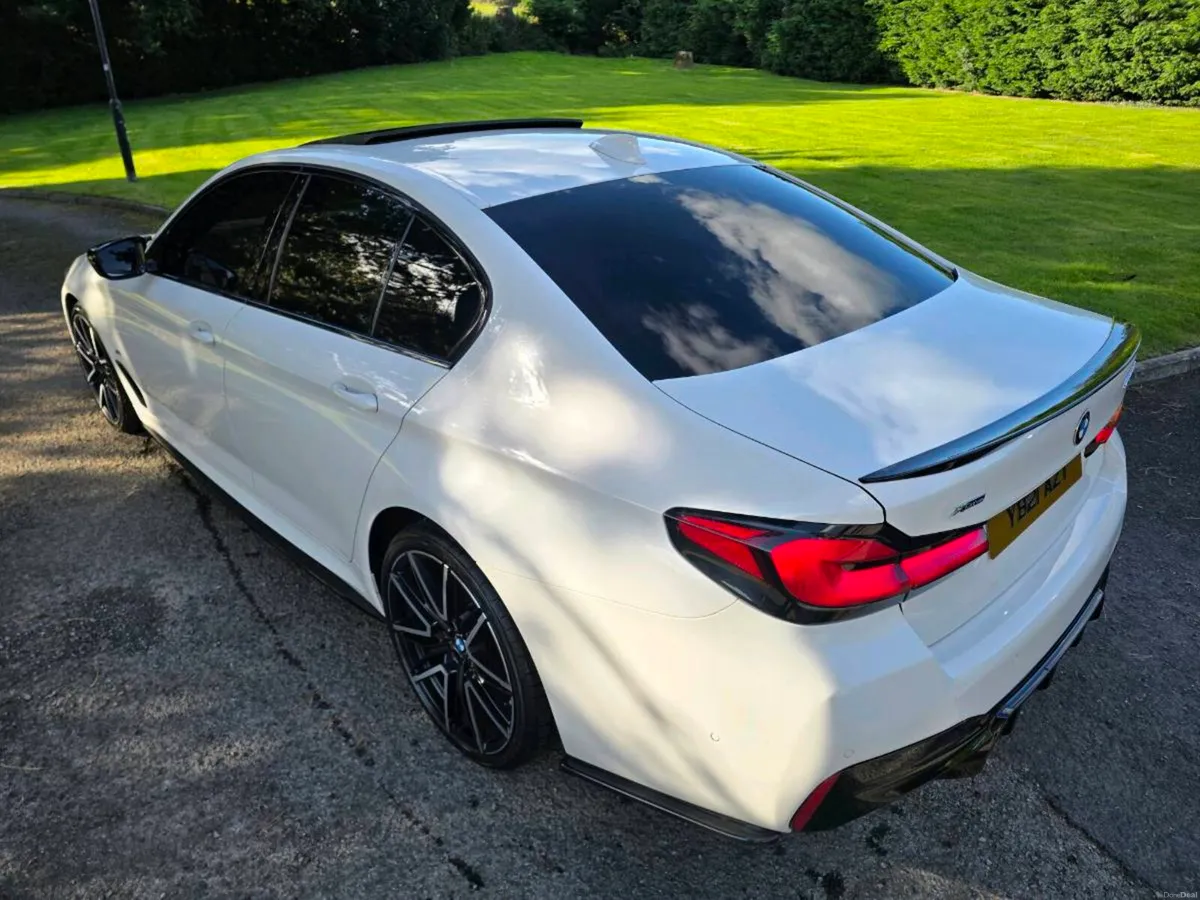 2021 BMW 530D M Sport MHT xDrive ( Sunroof Model) - Image 4