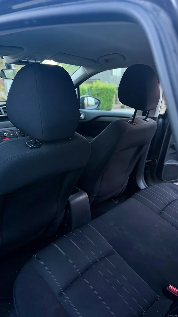 Car - Image 4