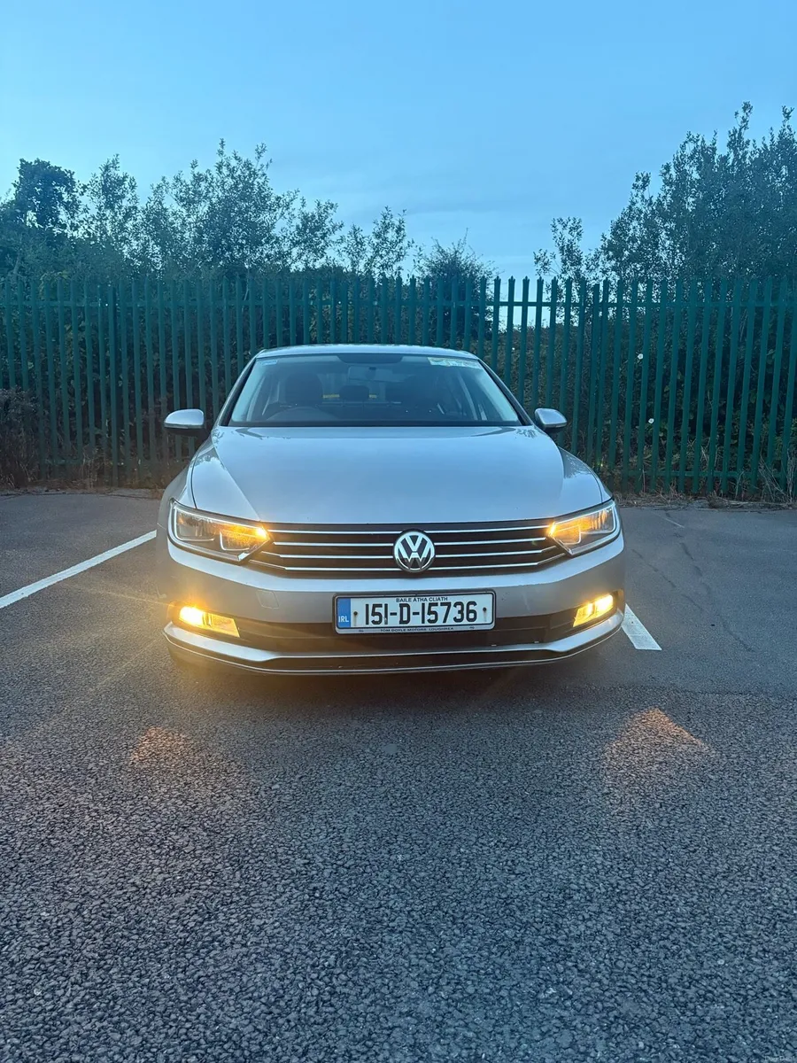 Volkswagen Passat 2015 - Image 2