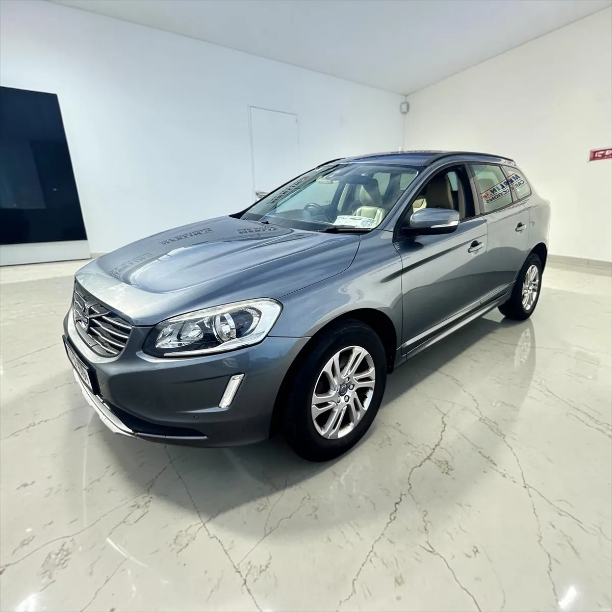2017 Volvo XC60 D3 (150hp) FWD ES - Image 1
