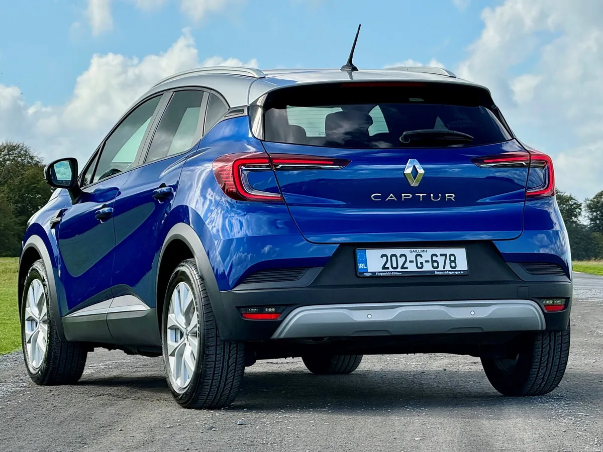 Captur 1.0 TCe ICONIC NCT 2028 12 Months Warranty - Image 3