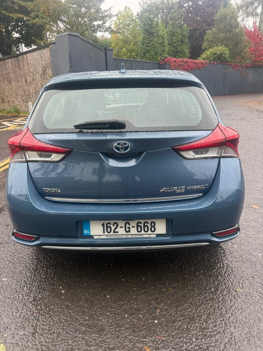 Toyota Auris Hybrid - Image 4