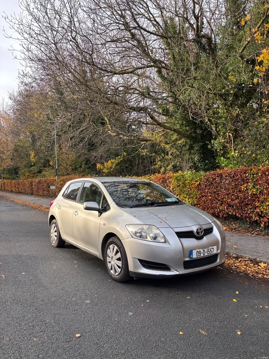 Toyata Auris 1.4 D-4D Manual - Image 1