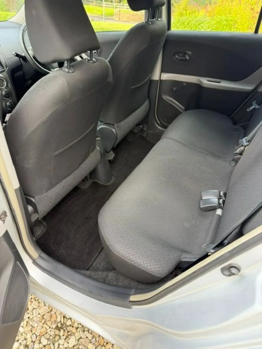 Toyota Yaris 2010 - Image 6