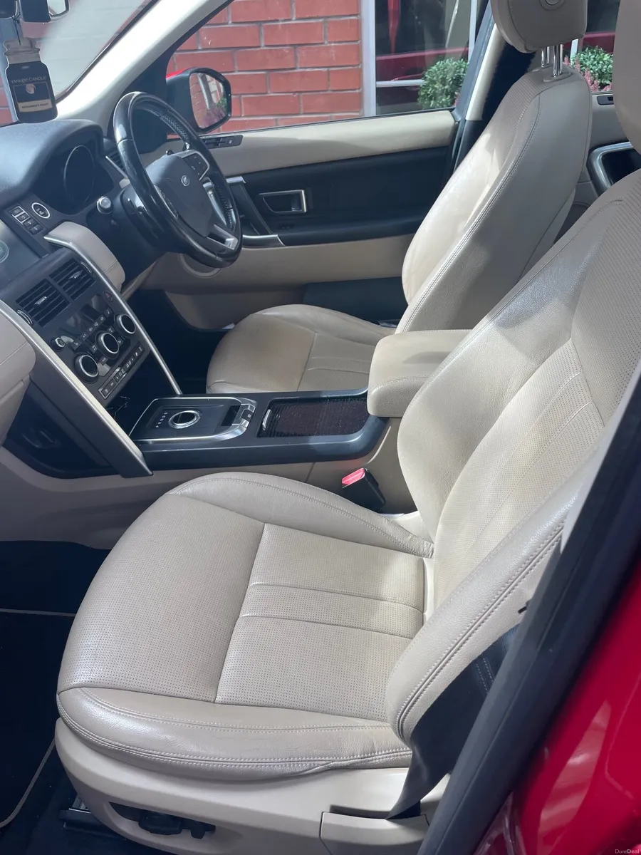 Land Rover Discovery Sport 2018 - Image 6