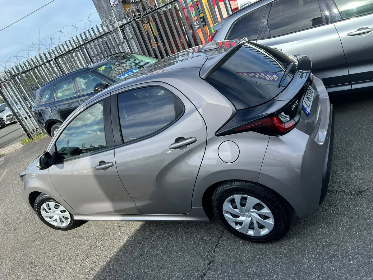 2021 TOYOTA YARIS HYBRID - Image 5