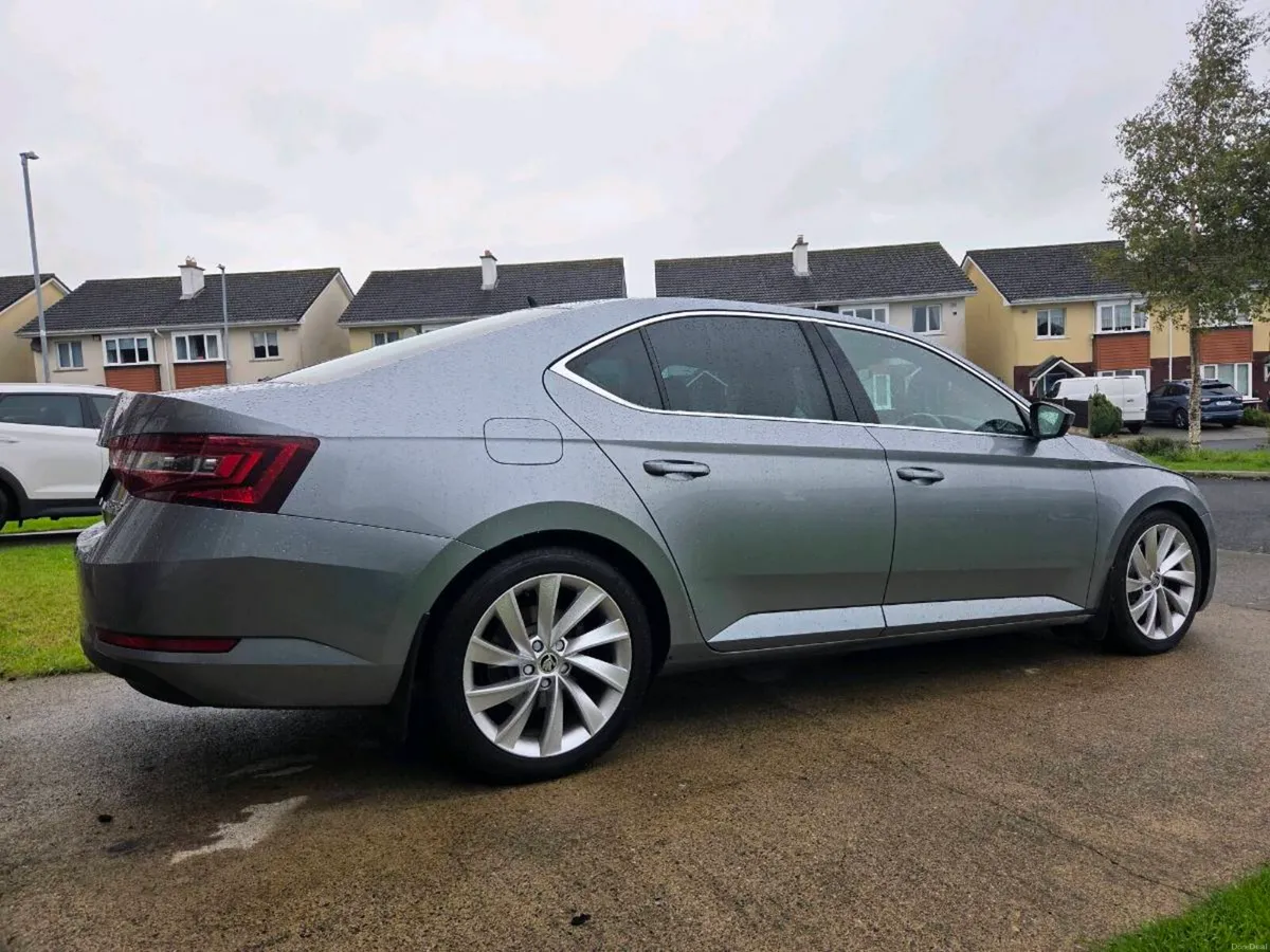 Skoda Superb 2.0d - Image 1