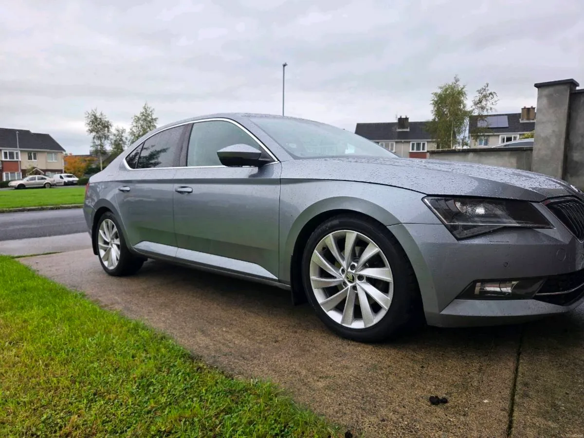 Skoda Superb 2.0d - Image 4