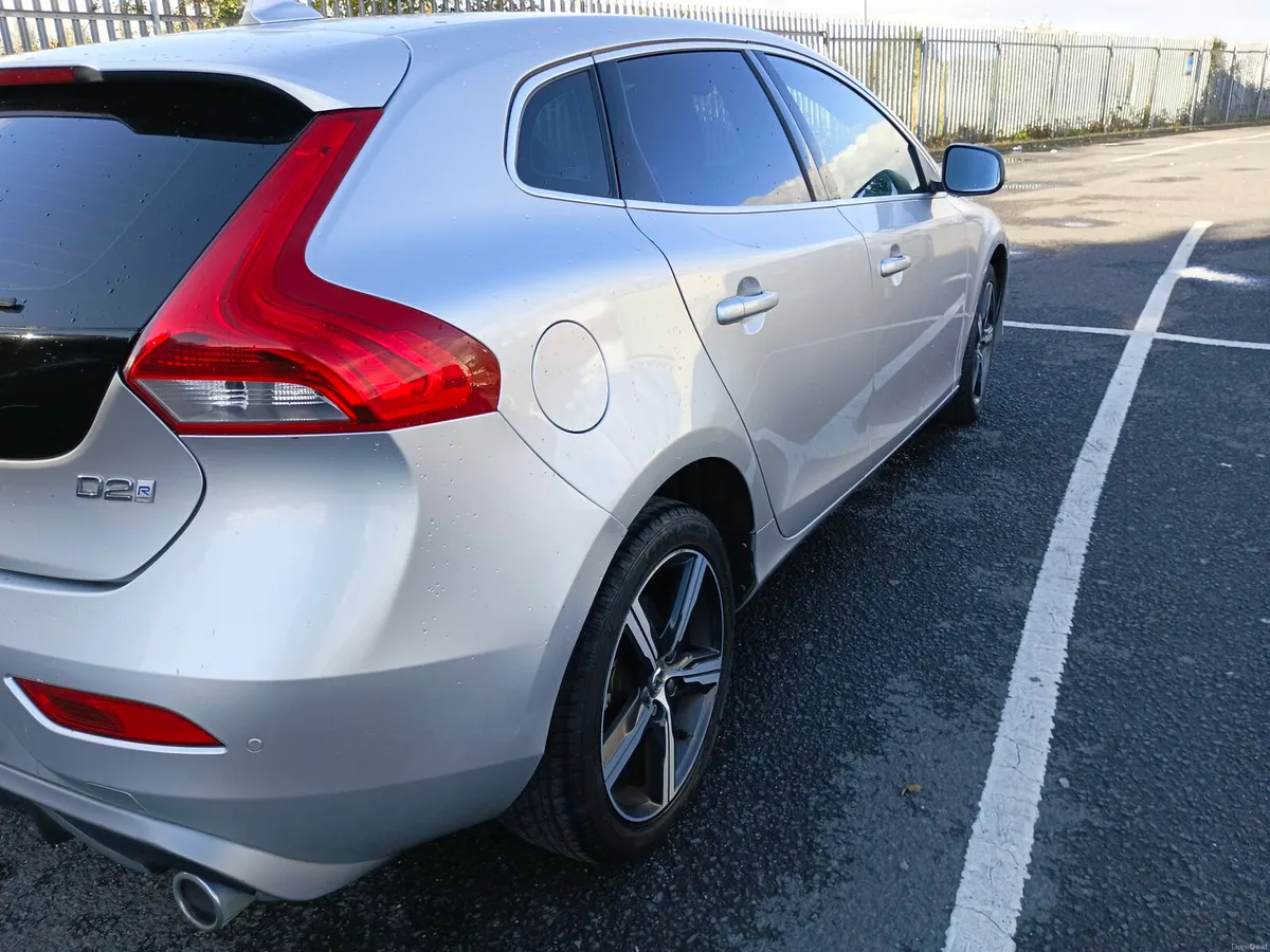Volvo V40 2016 - Image 3