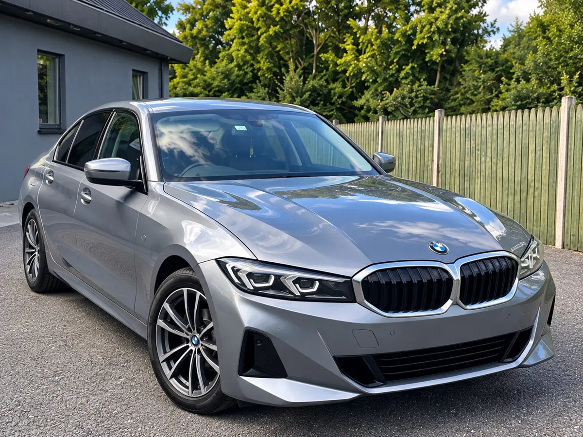 BMW 3-Series 2023 - Image 2
