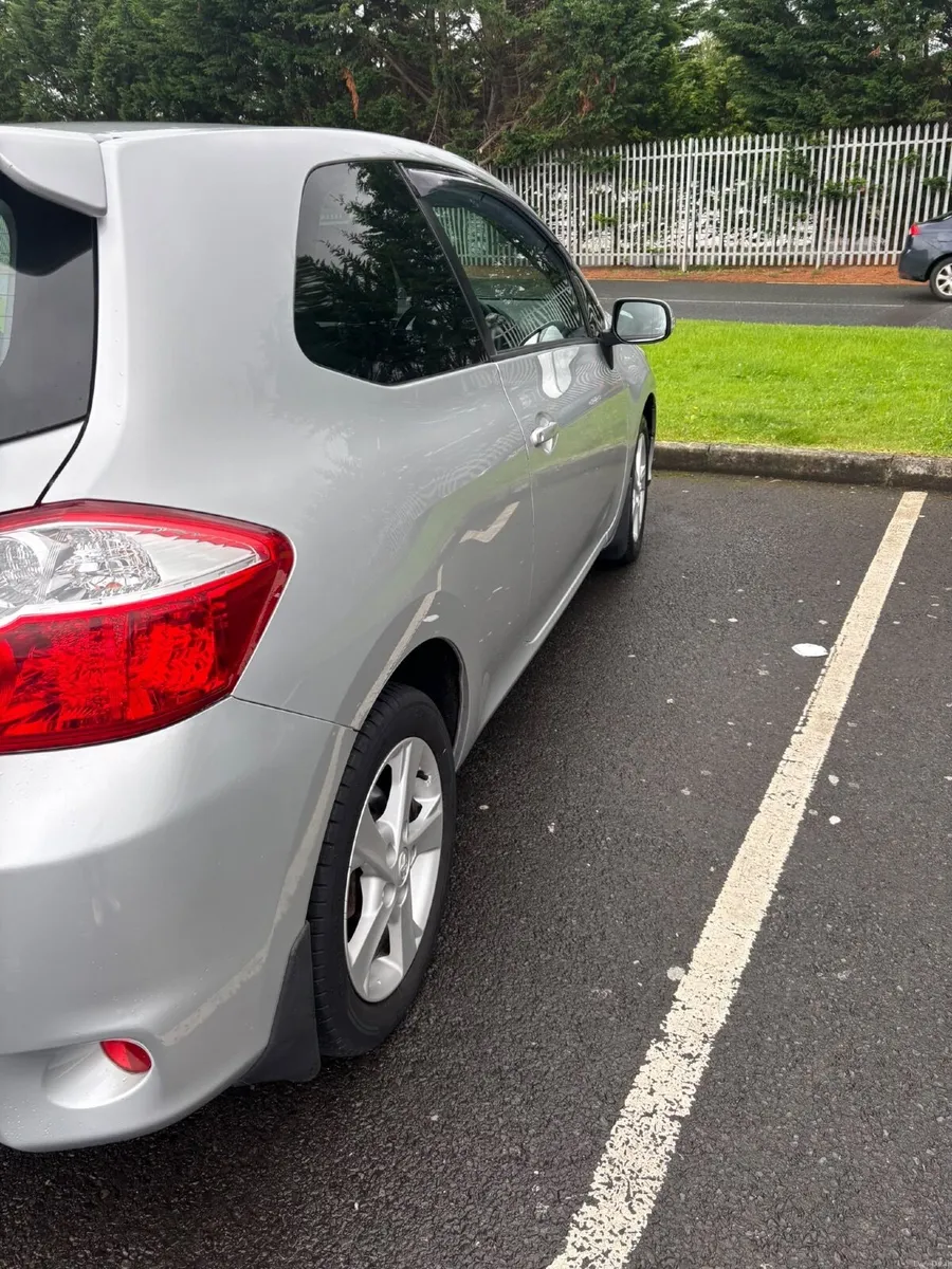 Toyota Auris 2011 - Image 5