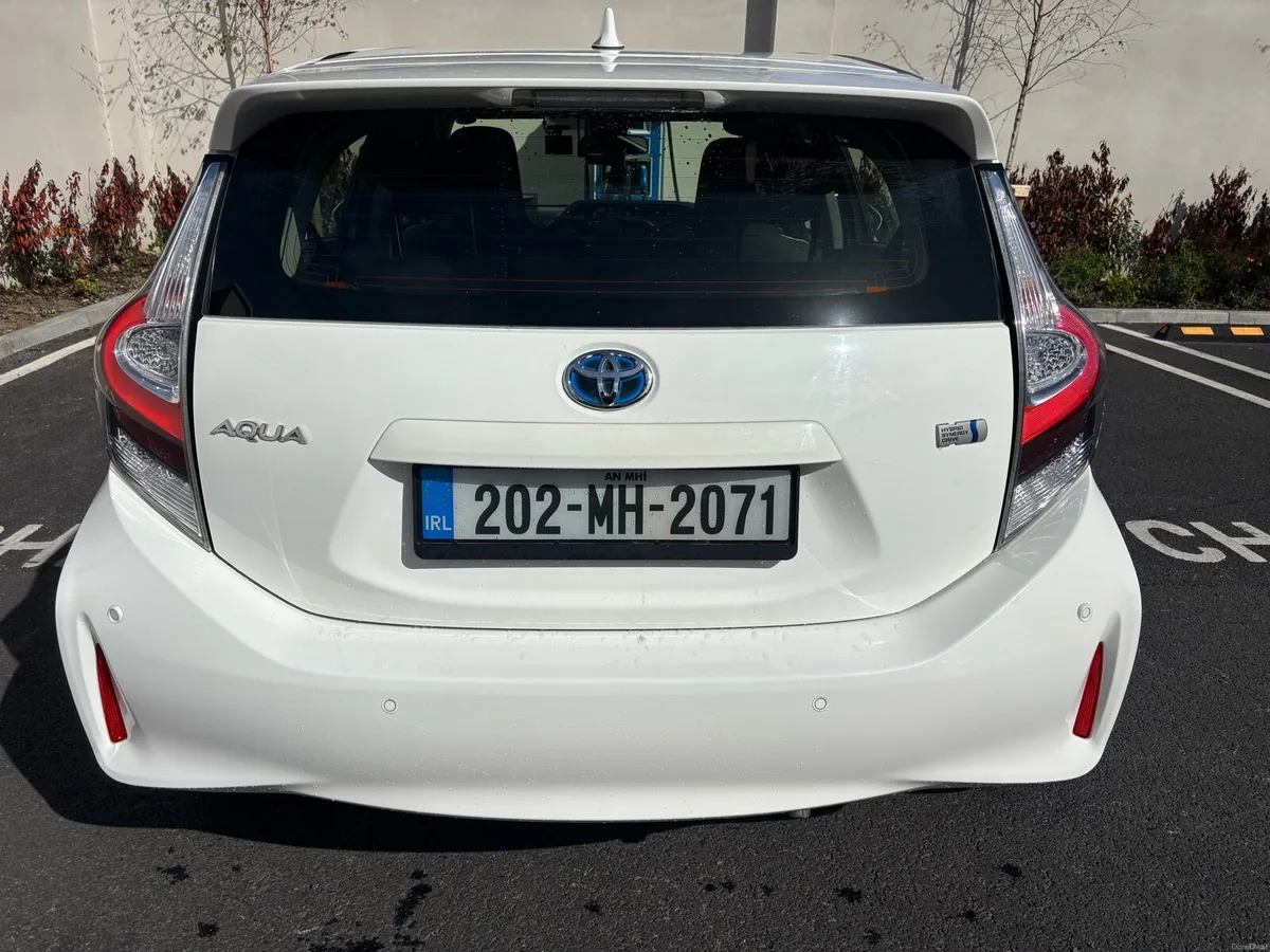Toyota aqua 2020/02 - Image 4