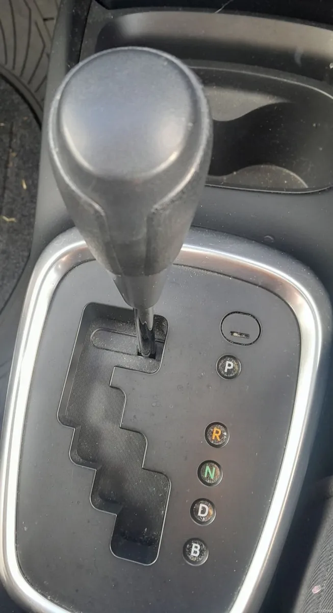 Toyota Yaris 2018 - Image 5