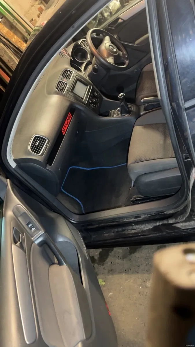 Volkswagen Golf 2012 - Image 2
