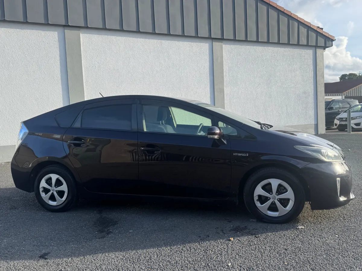 Toyota Prius 2013 Hybrid  Automatic - Image 4