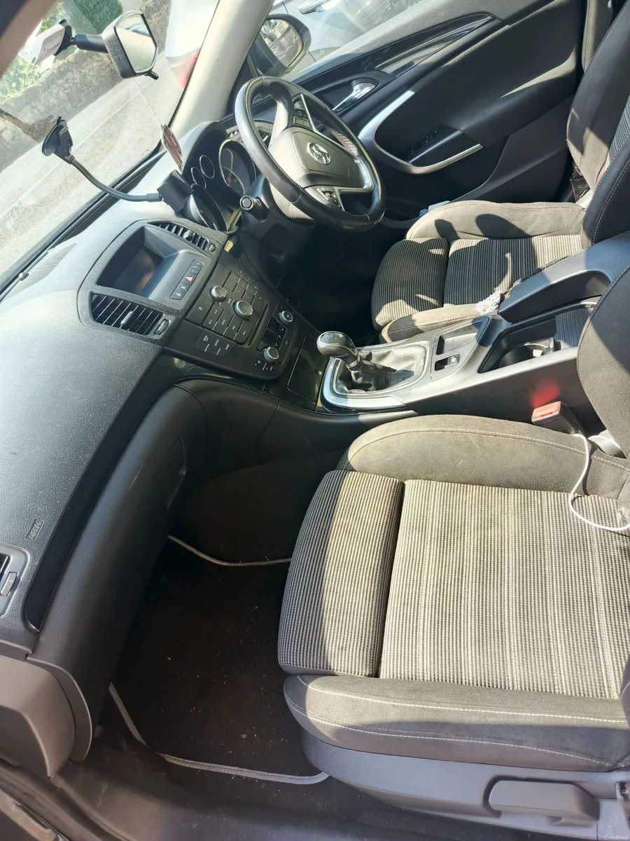 Vauxhall Insignia 2010 - Image 4