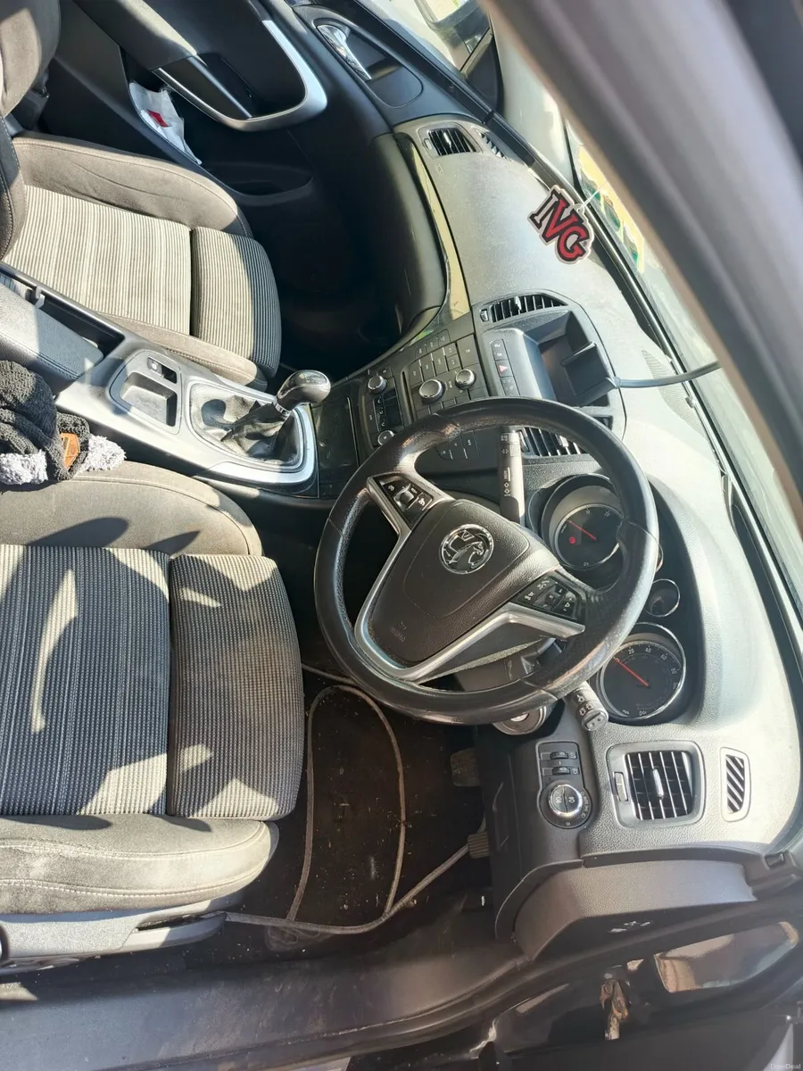 Vauxhall Insignia 2010 - Image 6