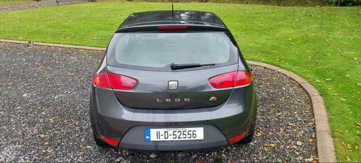 11 SEAT Leon 1.6 TDi CR Ecomotive - Image 5