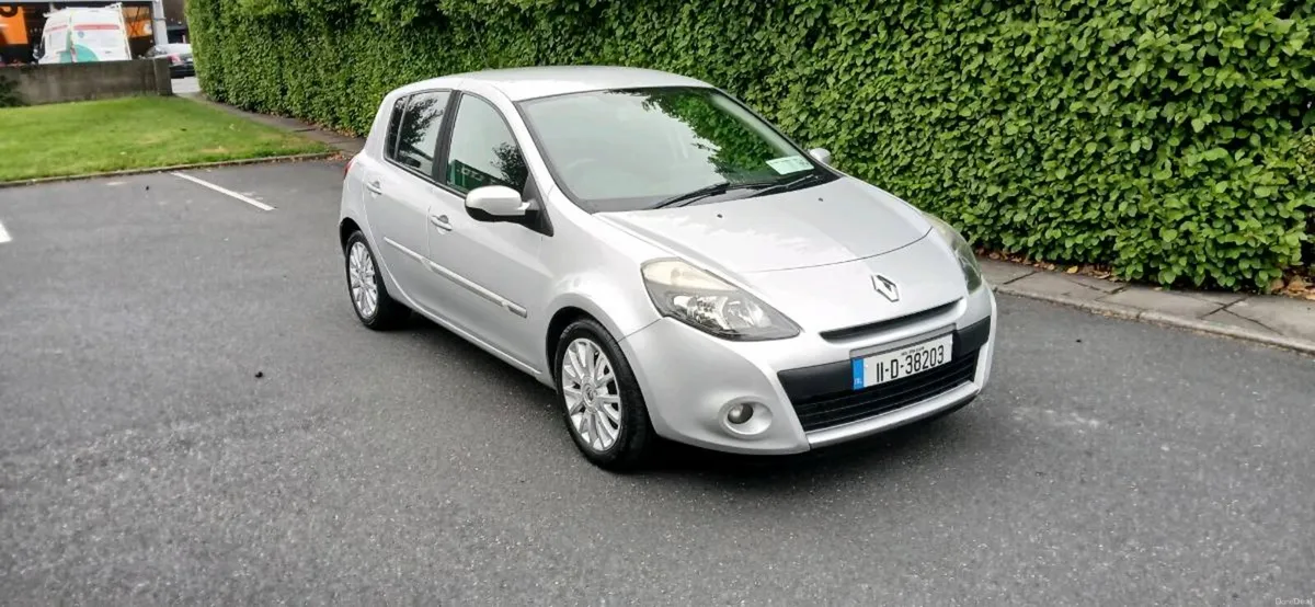 2011 renault clio tom tom edition nct 1/27 - Image 1