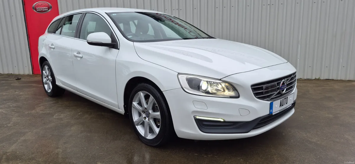 Volvo V60 auto d4 2.0 td 190bhp se lux low kms - Image 4