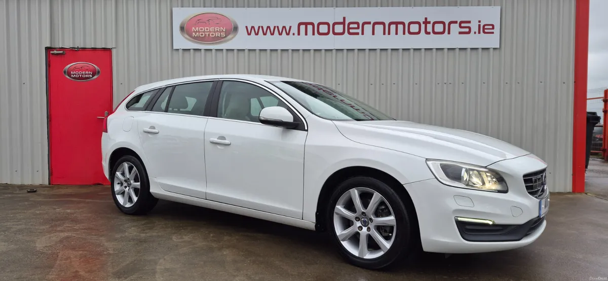 Volvo V60 auto d4 2.0 td 190bhp se lux low kms - Image 3