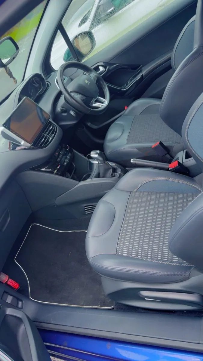 2015 Peugeot 208 1.2 - Image 3