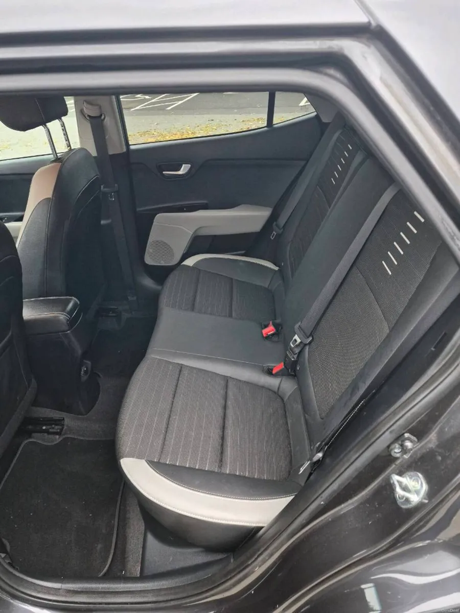 Kia Stonic 191 K3 1.4 petrol low mileage - Image 6