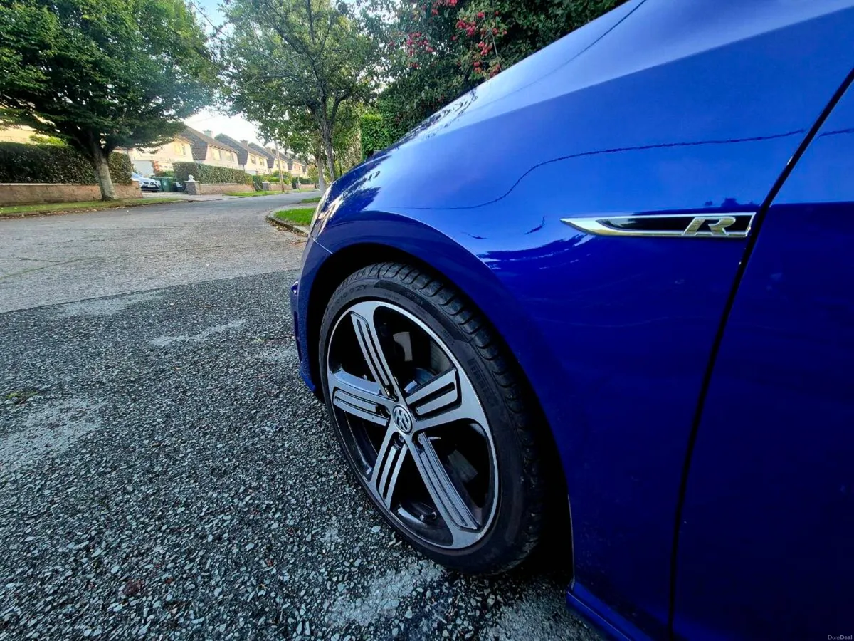 Volkswagen Golf R 2.0 TSI DSG 4MOTION - Image 5