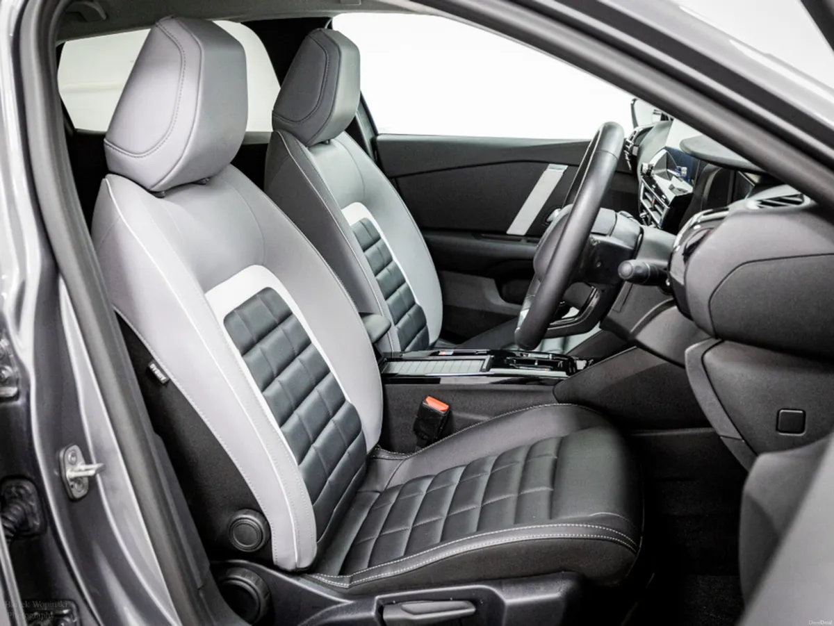 Citroen C4 e-MAX 54kWh 155HP - Image 3