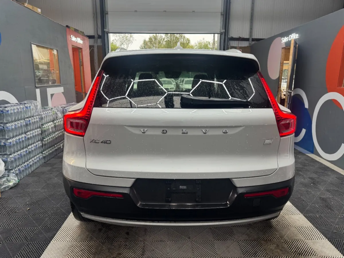 Volvo XC40 2021 VOLVO Xc40 RECHARGE PLUG-IN HYBRID - Image 4