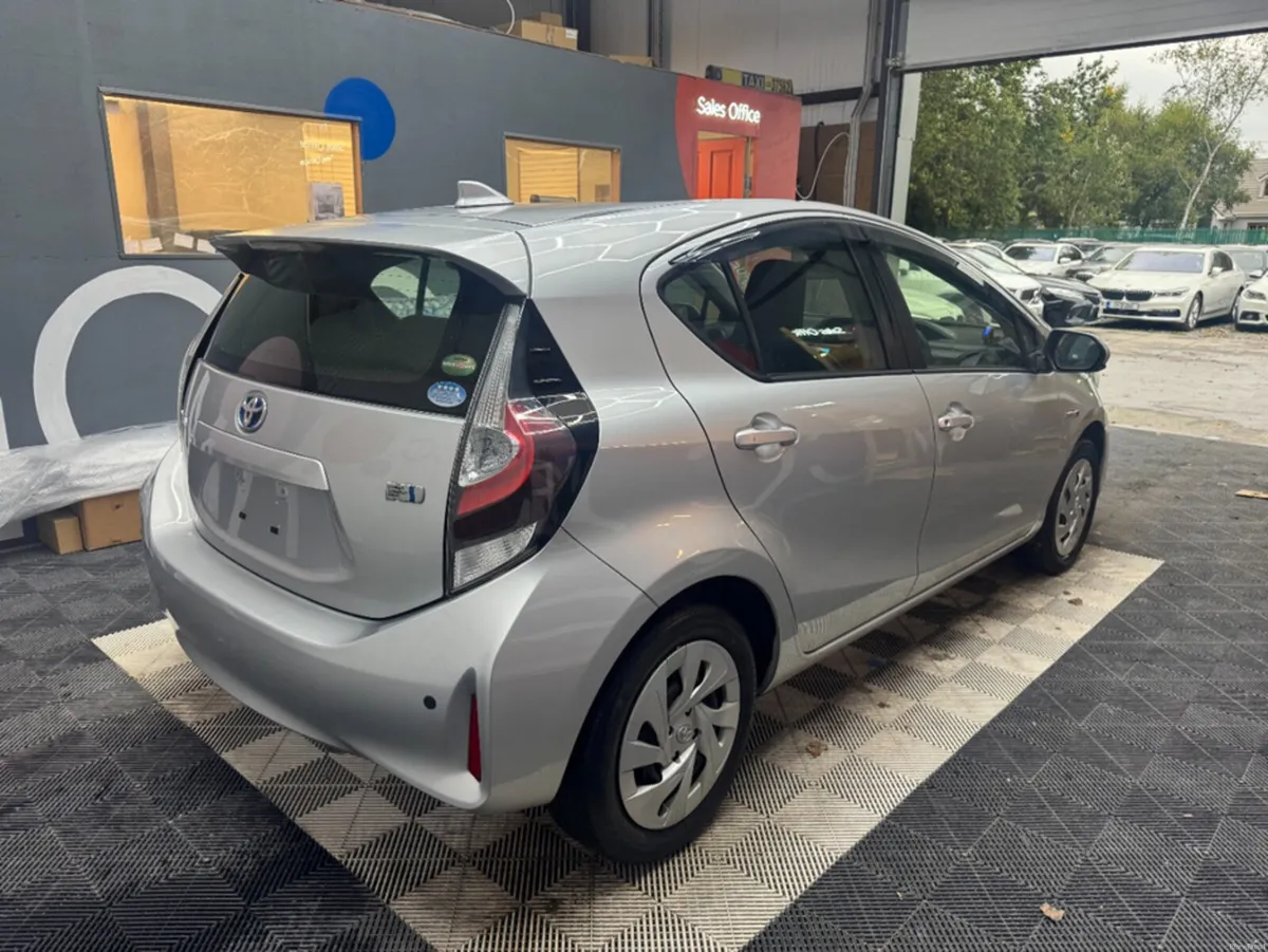 Toyota Aqua 2019 TOYOTA AQUA 2WD HYBRID 1.5 AUTOMA - Image 3