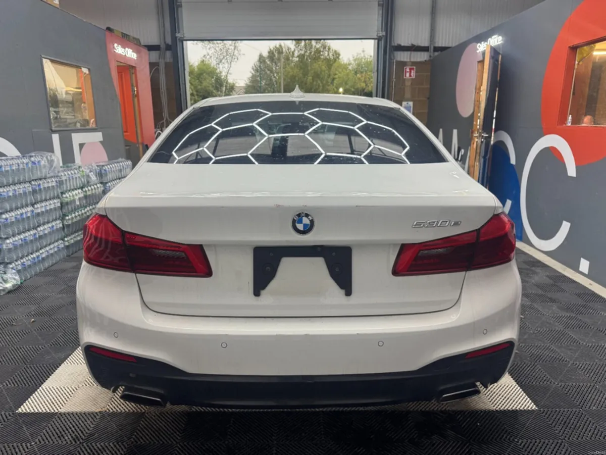 BMW 5-Series 2019 BMW 530E AUTOMATIC 2.0/ PARKING - Image 4