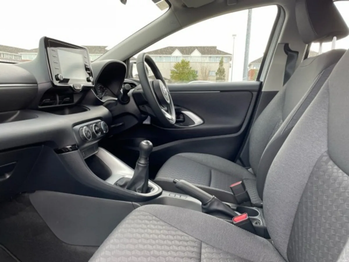 Toyota Yaris - Petrol - New Generation - Luna Edit - Image 4