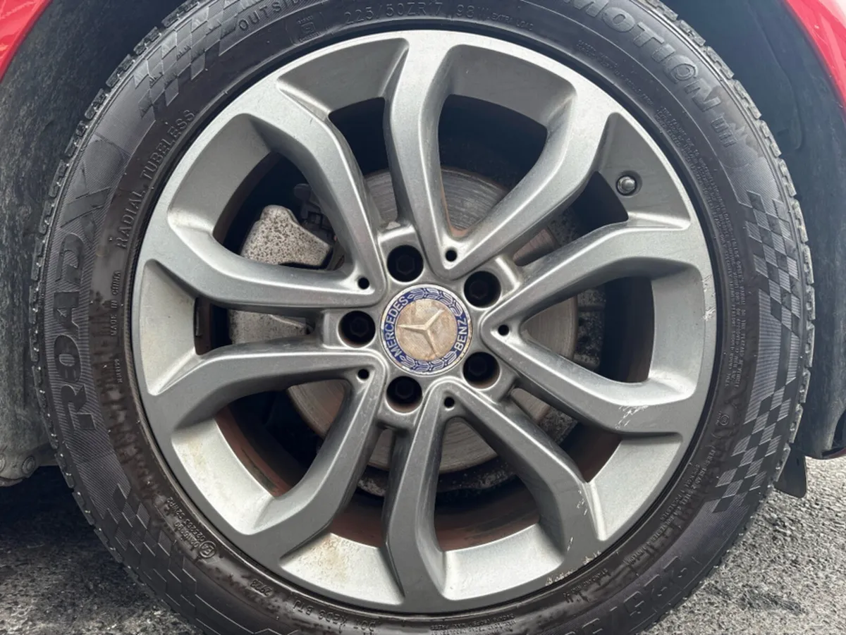 Mercedes-Benz C-Class 200 D AVANTGARDE AUTO 4DR - Image 6