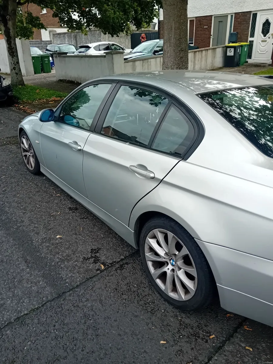 BMW 3-Series 2008 - Image 2