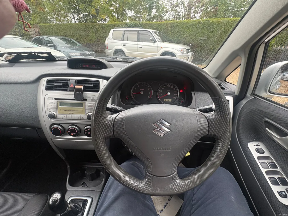 Suzuki Liana 2006 petrol manual - Image 5