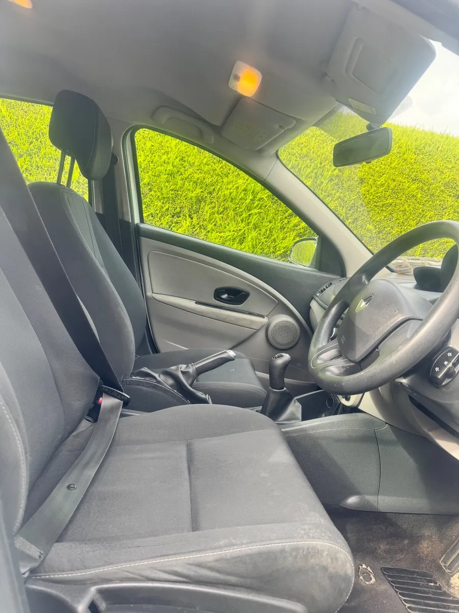 Renault Megane 2012 - NCT 03/27 - Perfect Conditio - Image 6