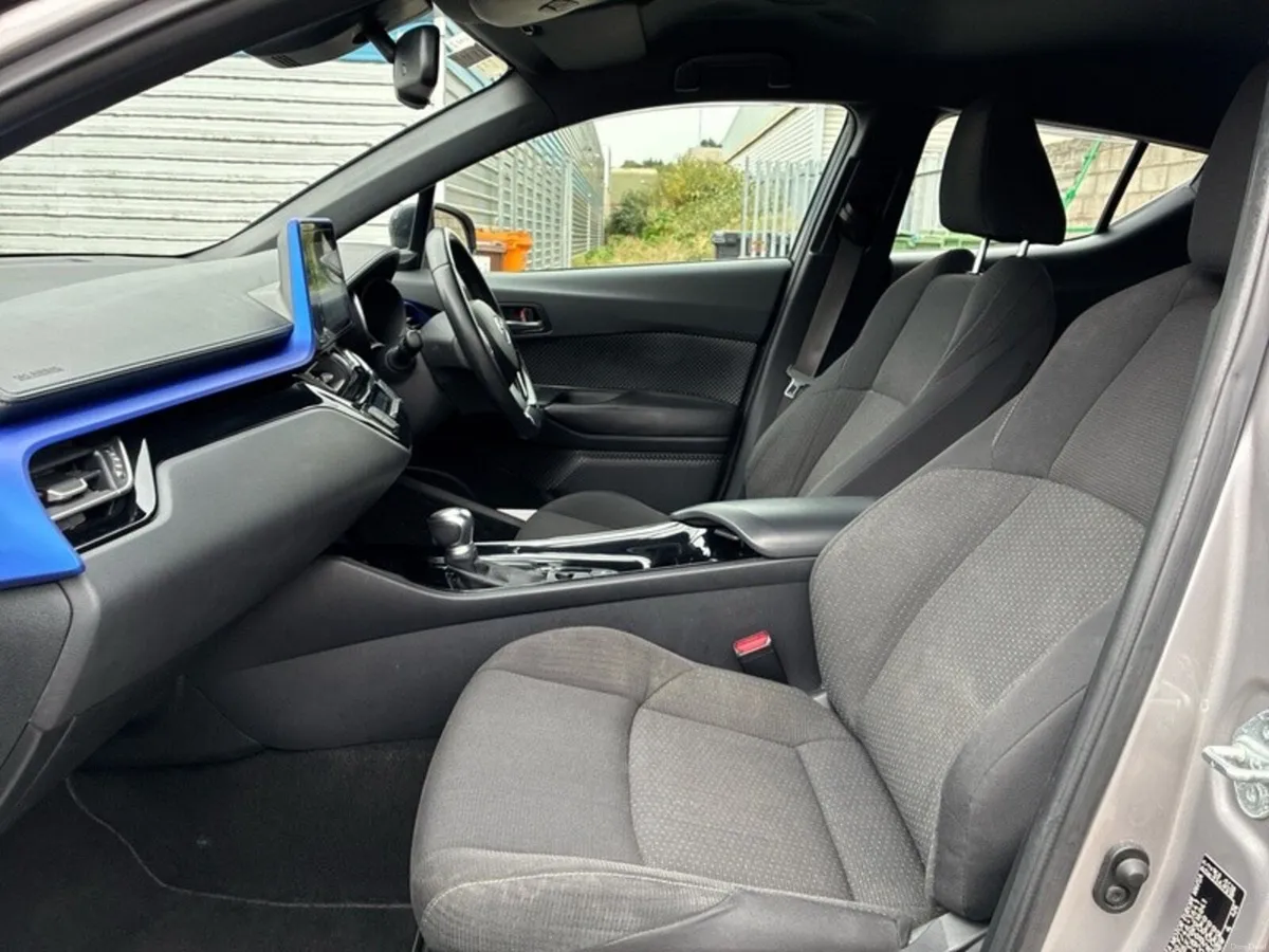 Toyota C-HR HYBRID LUNA AUTOMATIC // REAR CAMERA / - Image 6