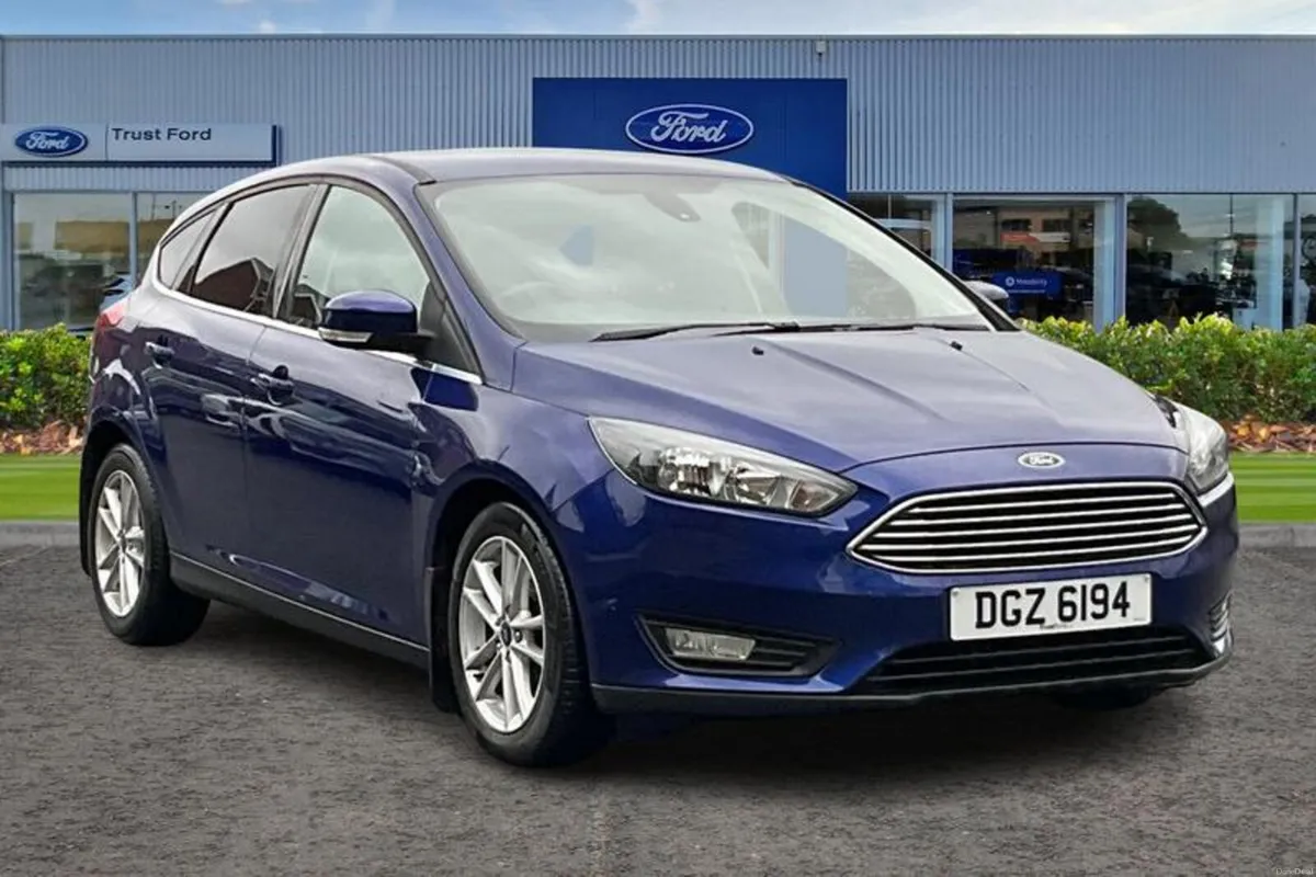 Ford Focus 1.0 EcoBoost 125 Zetec 5dr - Image 1